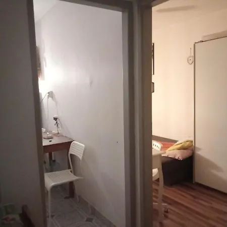Przy Parku Brodnowskim W Mieszkaniu 2 Pokojowym Homestay *