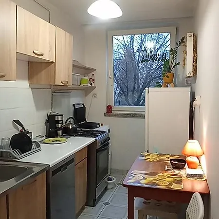 Przy Parku Brodnowskim W Mieszkaniu 2 Pokojowym Alloggio in famiglia